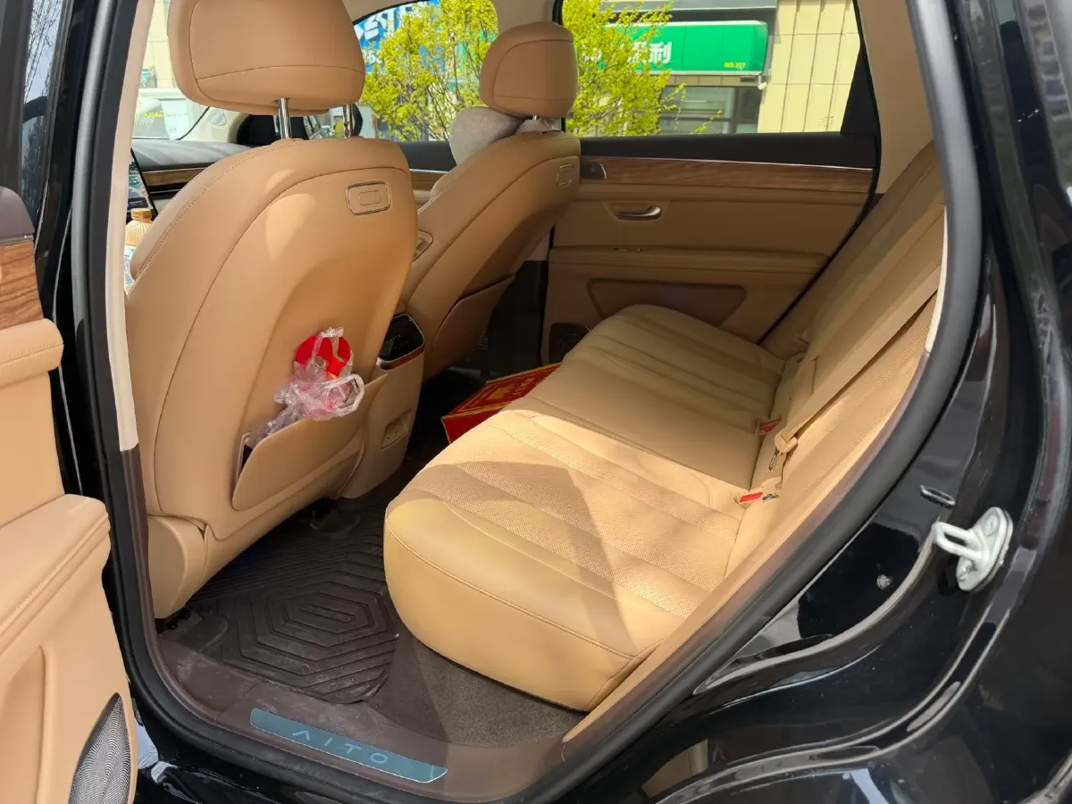 2024 AITO AITO M7 1.5T 152HP L4 REEV 42KWH,autocango,china used car exporter,china ev exporter,chinese used car exporter,chinese used ev exporter