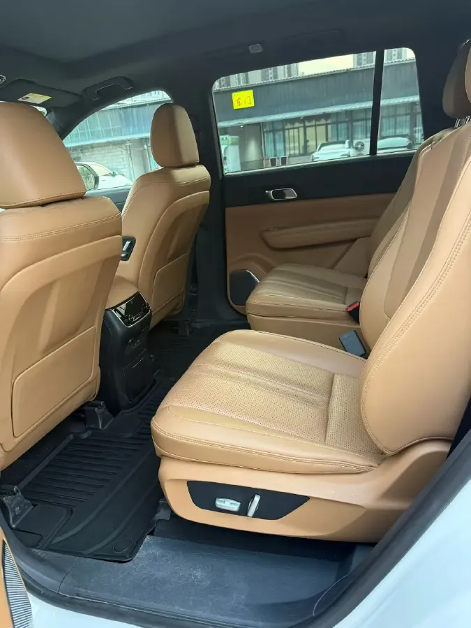 2020 Li ONE Range Extended 131HP REEV 40.5KWH,autocango,china used car exporter,china ev exporter,chinese used car exporter,chinese used ev exporter