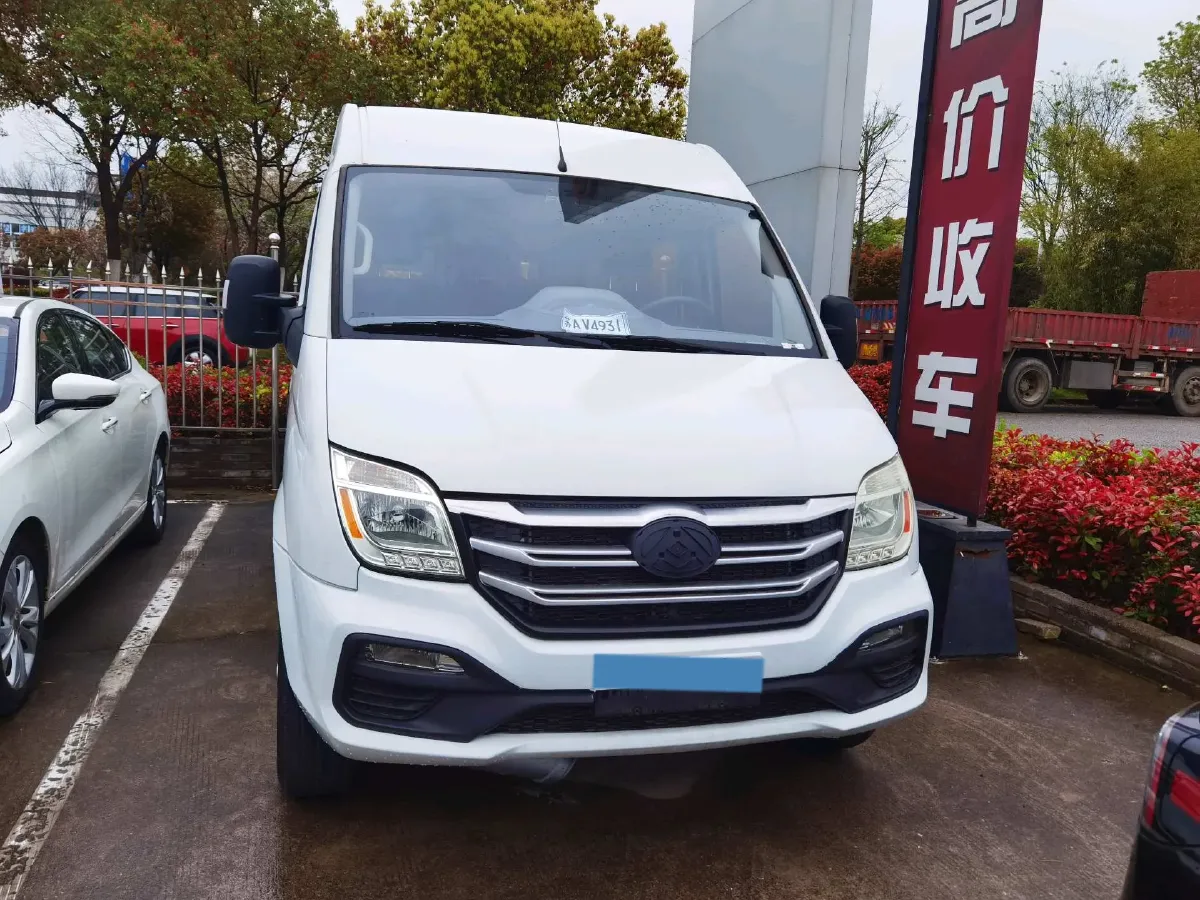 2021 MAXUS XinTu V80 2.0T 139HP L4 6MT,autocango,china used car exporter,china ev exporter,chinese used car exporter,chinese used ev exporter