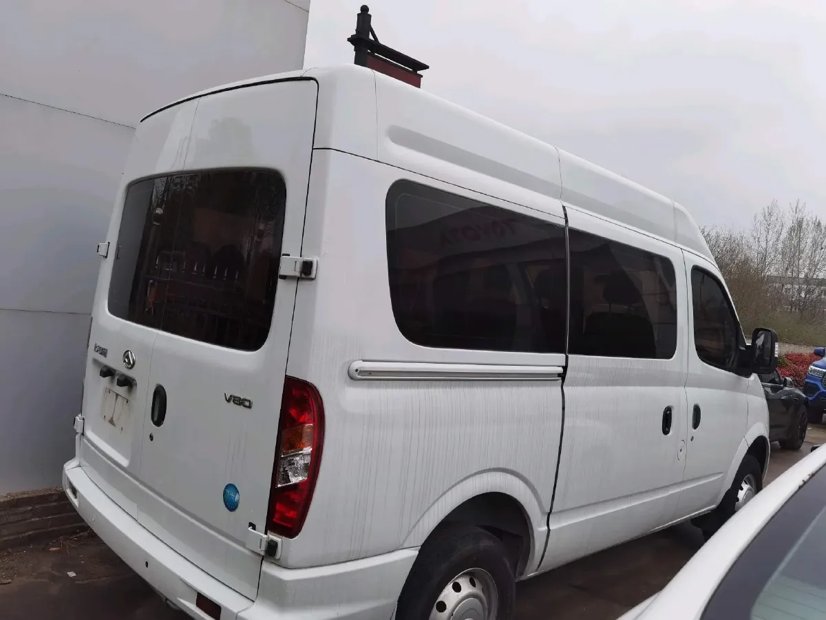 2021 MAXUS XinTu V80 2.0T 139HP L4 6MT,autocango,china used car exporter,china ev exporter,chinese used car exporter,chinese used ev exporter