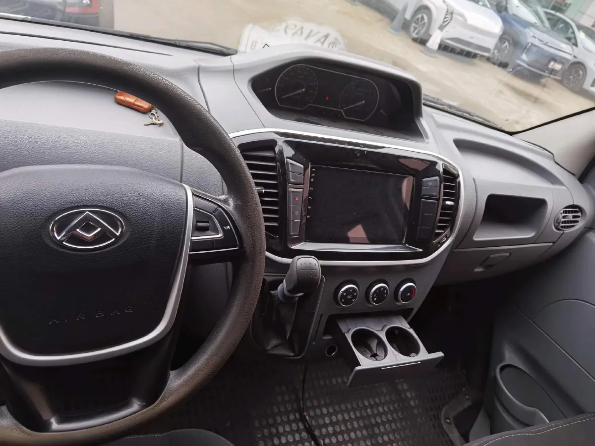 2021 MAXUS XinTu V80 2.0T 139HP L4 6MT,autocango,china used car exporter,china ev exporter,chinese used car exporter,chinese used ev exporter