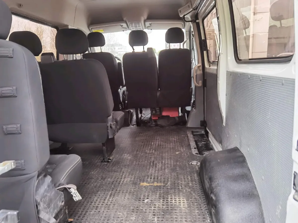 2021 MAXUS XinTu V80 2.0T 139HP L4 6MT,autocango,china used car exporter,china ev exporter,chinese used car exporter,chinese used ev exporter