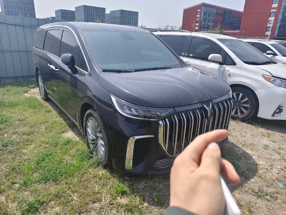 2022 Voyah Dream 1.5T 136HP L4 PHEV 25.57KWH,autocango,china used car exporter,china ev exporter,chinese used car exporter,chinese used ev exporter