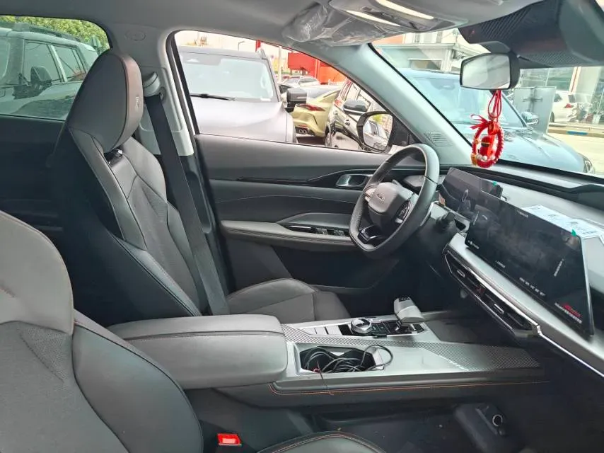 2022 ChangAn Oshan Z6 1.5T 188HP L4 7DCT,autocango,china used car exporter,china ev exporter,chinese used car exporter,chinese used ev exporter