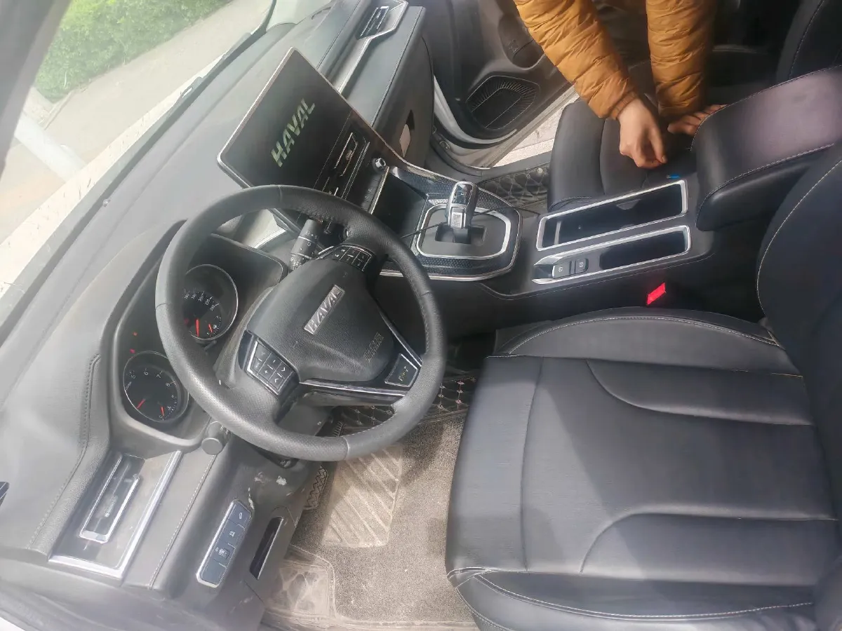 2021 Haval M6 1.5T 150HP L4 7DCT,autocango,china used car exporter,china ev exporter,chinese used car exporter,chinese used ev exporter