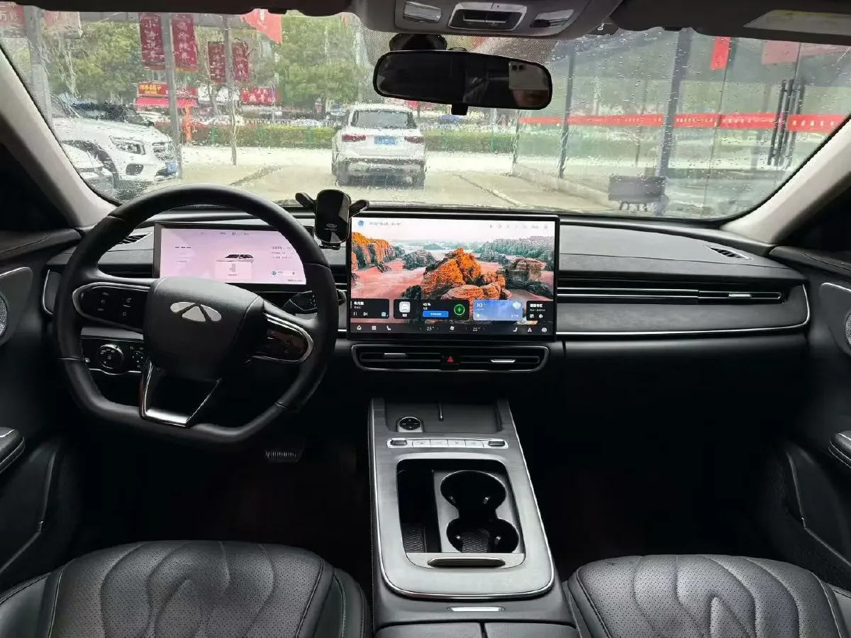 2025 Fulwin FulwinA8L 1.5T 156HP L4 1DHT PHEV 18.67KWH,autocango,china used car exporter,china ev exporter,chinese used car exporter,chinese used ev exporter