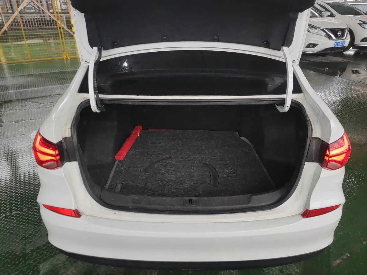 2022 Chevrolet Monza 1.5L 113HP L4 6AT,autocango,china used car exporter,china ev exporter,chinese used car exporter,chinese used ev exporter