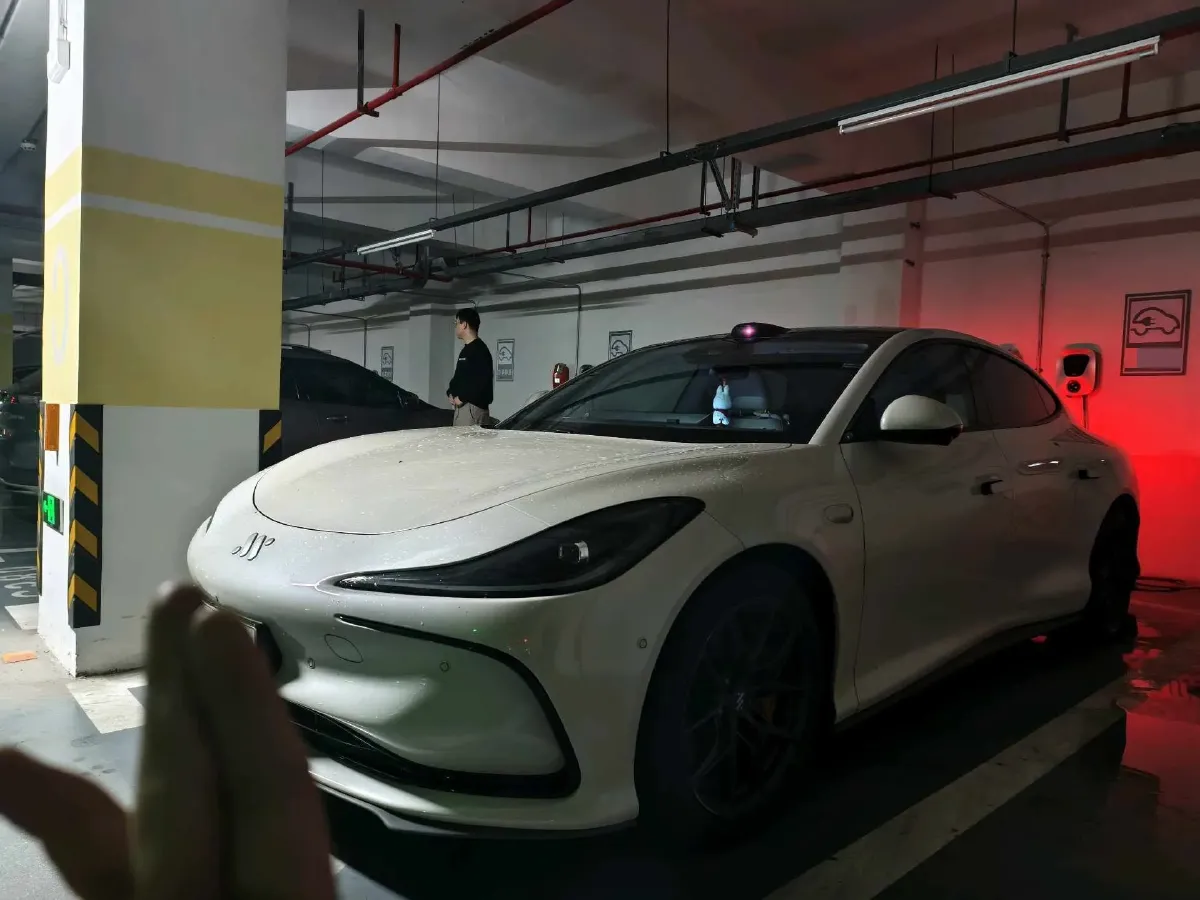 2024 IM L6 BEV 75KWH,autocango,china used car exporter,china ev exporter,chinese used car exporter,chinese used ev exporter