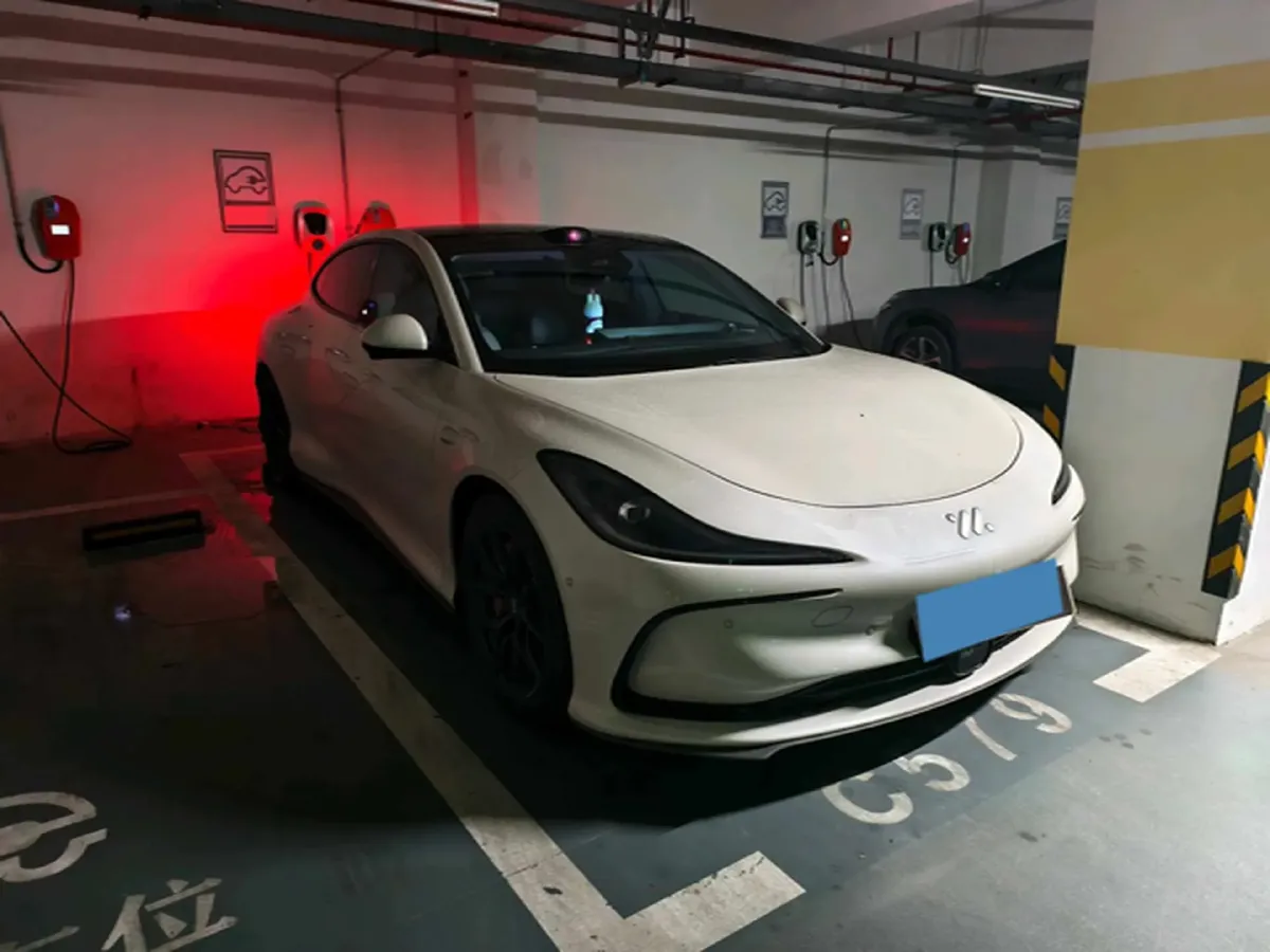 2024 IM L6 BEV 75KWH,autocango,china used car exporter,china ev exporter,chinese used car exporter,chinese used ev exporter