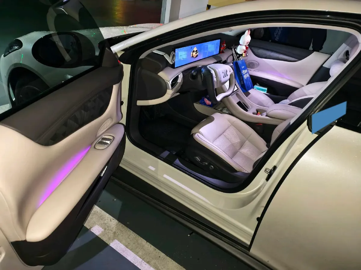 2024 IM L6 BEV 75KWH,autocango,china used car exporter,china ev exporter,chinese used car exporter,chinese used ev exporter