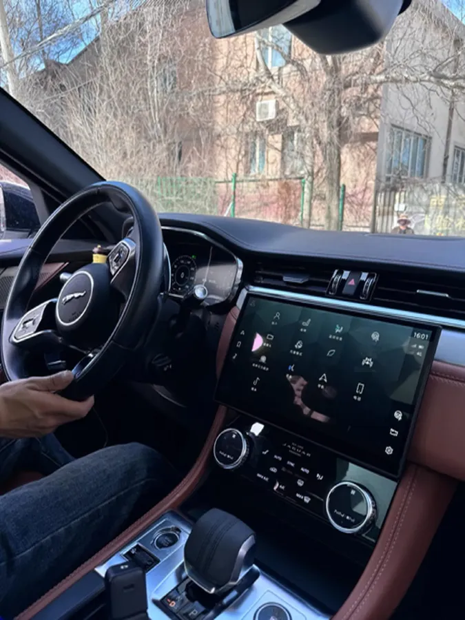 2021 Jaguar F-PACE 2.0T 250HP L4 8AT,autocango,china used car exporter,china ev exporter,chinese used car exporter,chinese used ev exporter