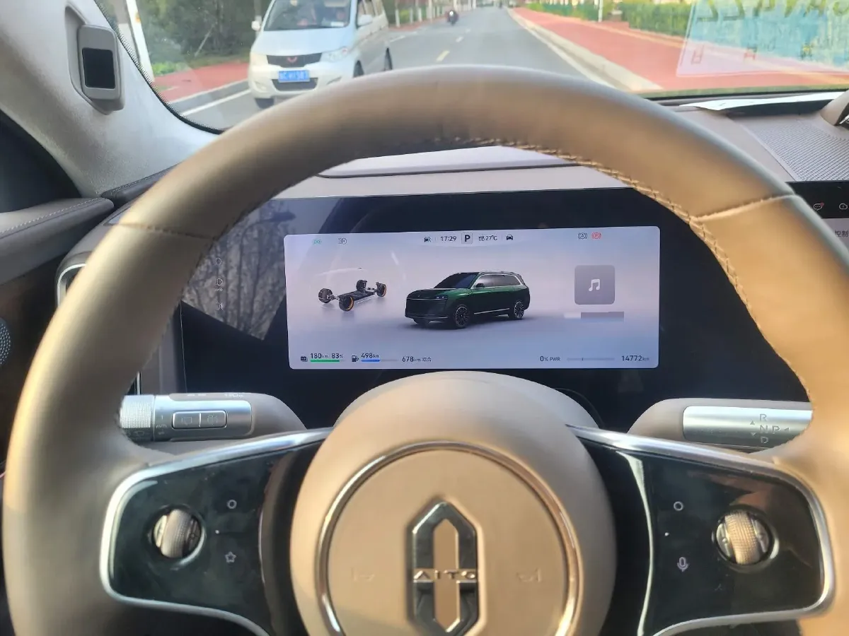 2024 AITO AITO M9 1.5T 152HP L4 REEV 42KWH,autocango,china used car exporter,china ev exporter,chinese used car exporter,chinese used ev exporter