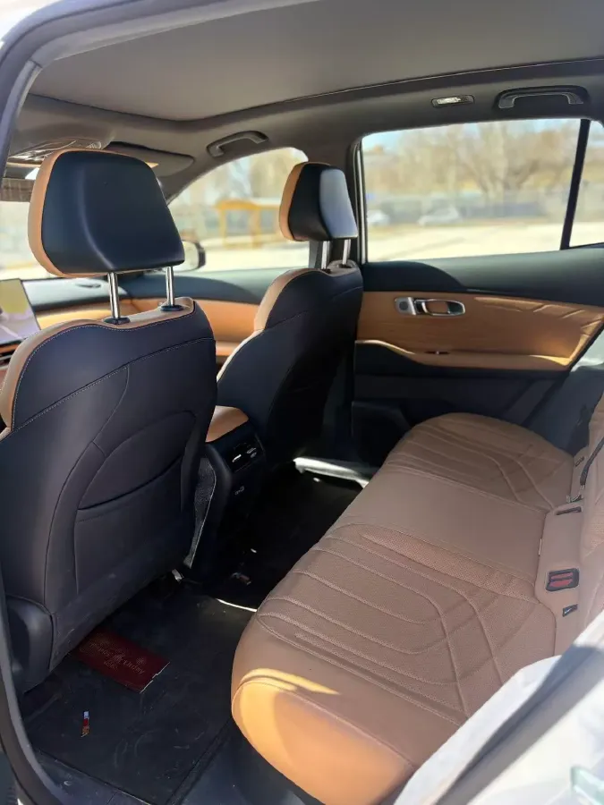 2025 LanDian E5 PLUS 1.5L 95HP L4 E-CVT PHEV 25KWH,autocango,china used car exporter,china ev exporter,chinese used car exporter,chinese used ev exporter