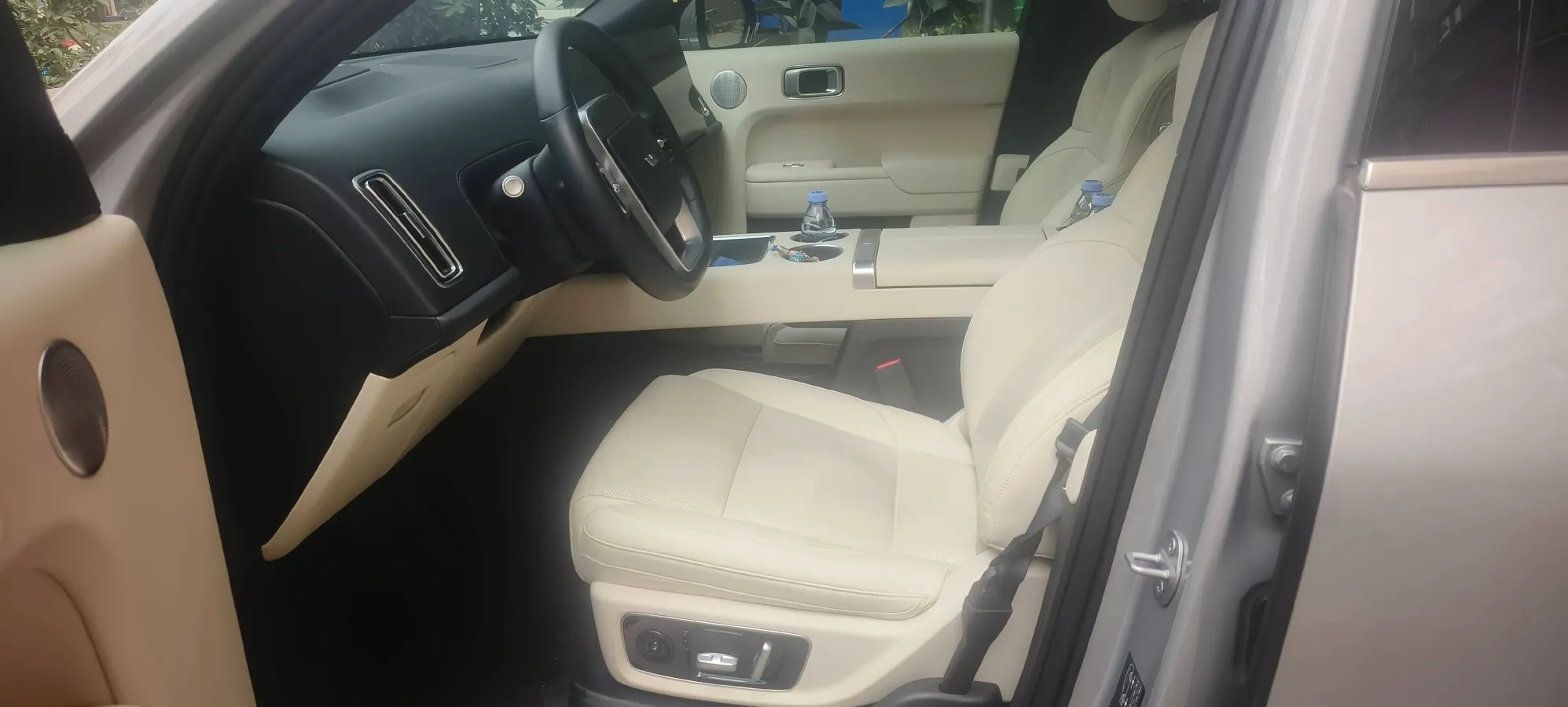 2023 Li L8 Range Extended 154HP REEV 40.9KWH,autocango,china used car exporter,china ev exporter,chinese used car exporter,chinese used ev exporter