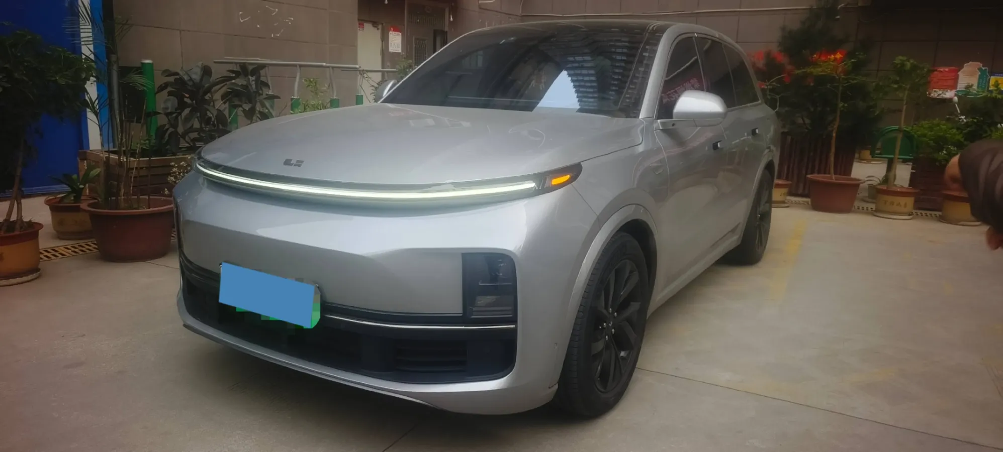 2023 Li L8 Range Extended 154HP REEV 40.9KWH,autocango,china used car exporter,china ev exporter,chinese used car exporter,chinese used ev exporter
