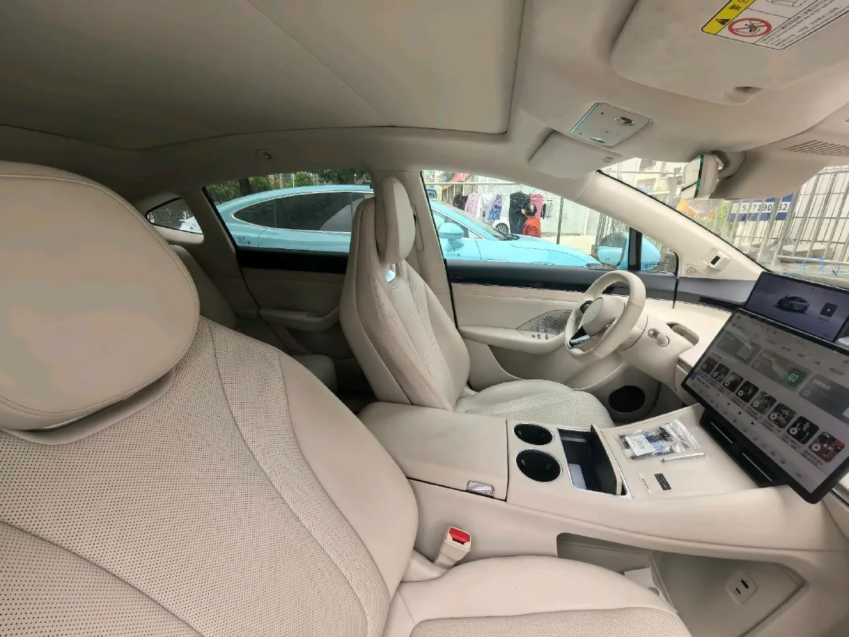 2025 Luxeed R7 REEV 156HP REEV 37KWH,autocango,china used car exporter,china ev exporter,chinese used car exporter,chinese used ev exporter