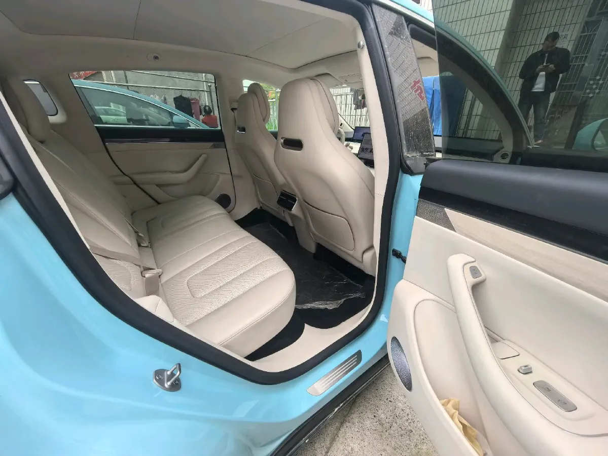 2025 Luxeed R7 REEV 156HP REEV 37KWH,autocango,china used car exporter,china ev exporter,chinese used car exporter,chinese used ev exporter