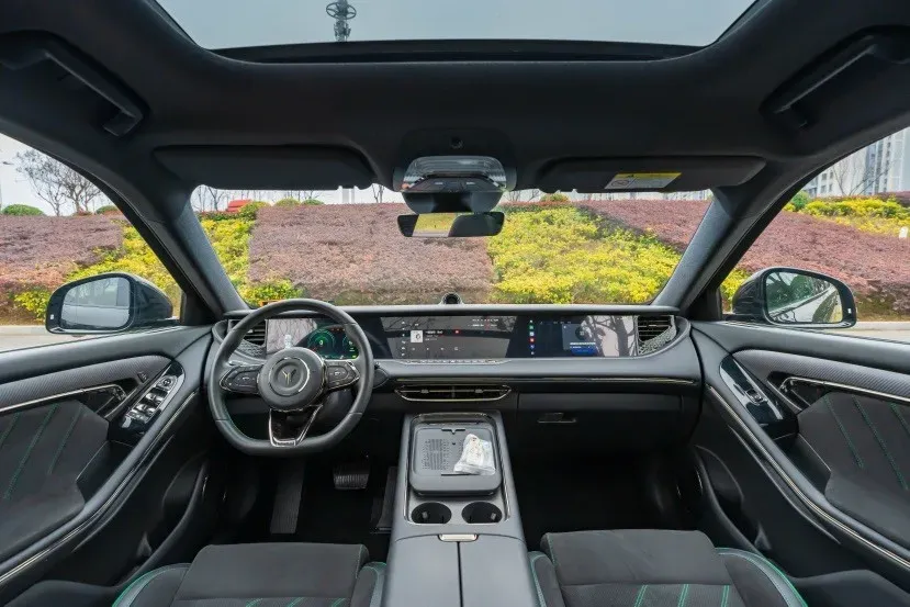 2025 Voyah FREE 1.5T 150HP L4 REEV 43KWH,autocango,china used car exporter,china ev exporter,chinese used car exporter,chinese used ev exporter