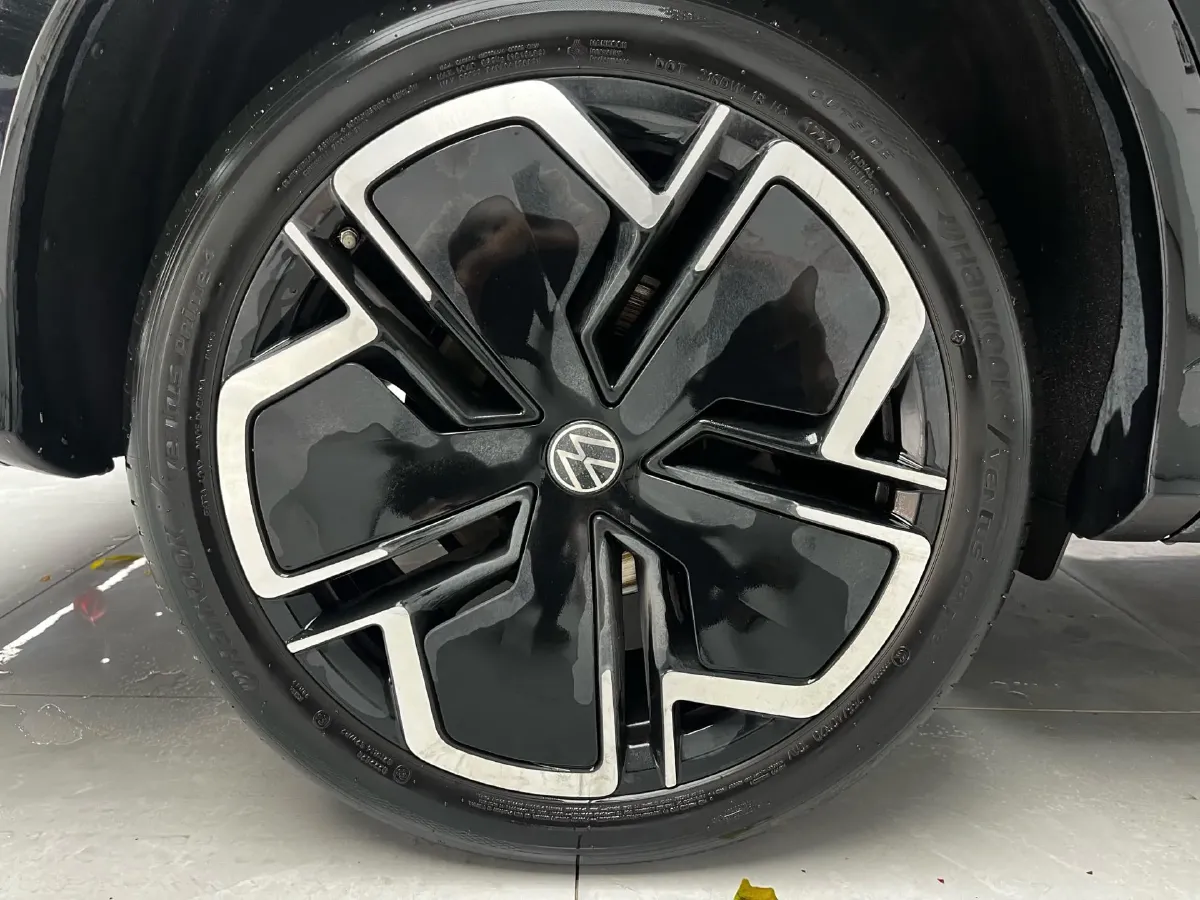 2024 Volkswagen Tiguan L 2.0T 186HP L4 7DCT,autocango,china used car exporter,china ev exporter,chinese used car exporter,chinese used ev exporter