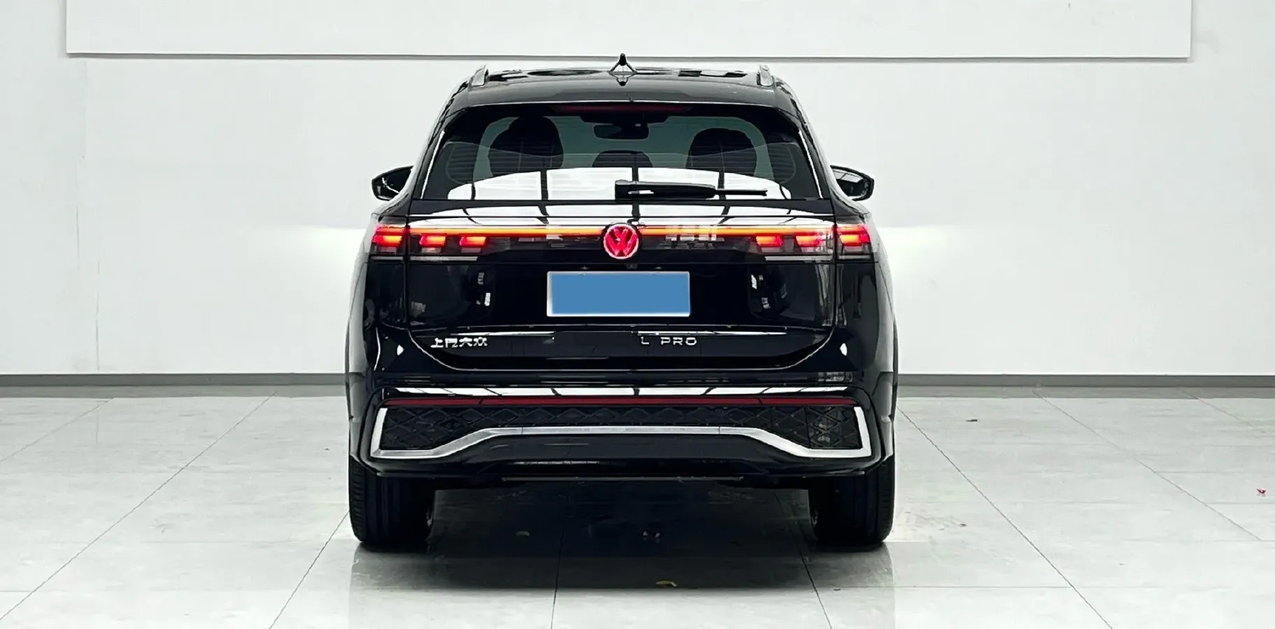 2024 Volkswagen Tiguan L 2.0T 186HP L4 7DCT,autocango,china used car exporter,china ev exporter,chinese used car exporter,chinese used ev exporter