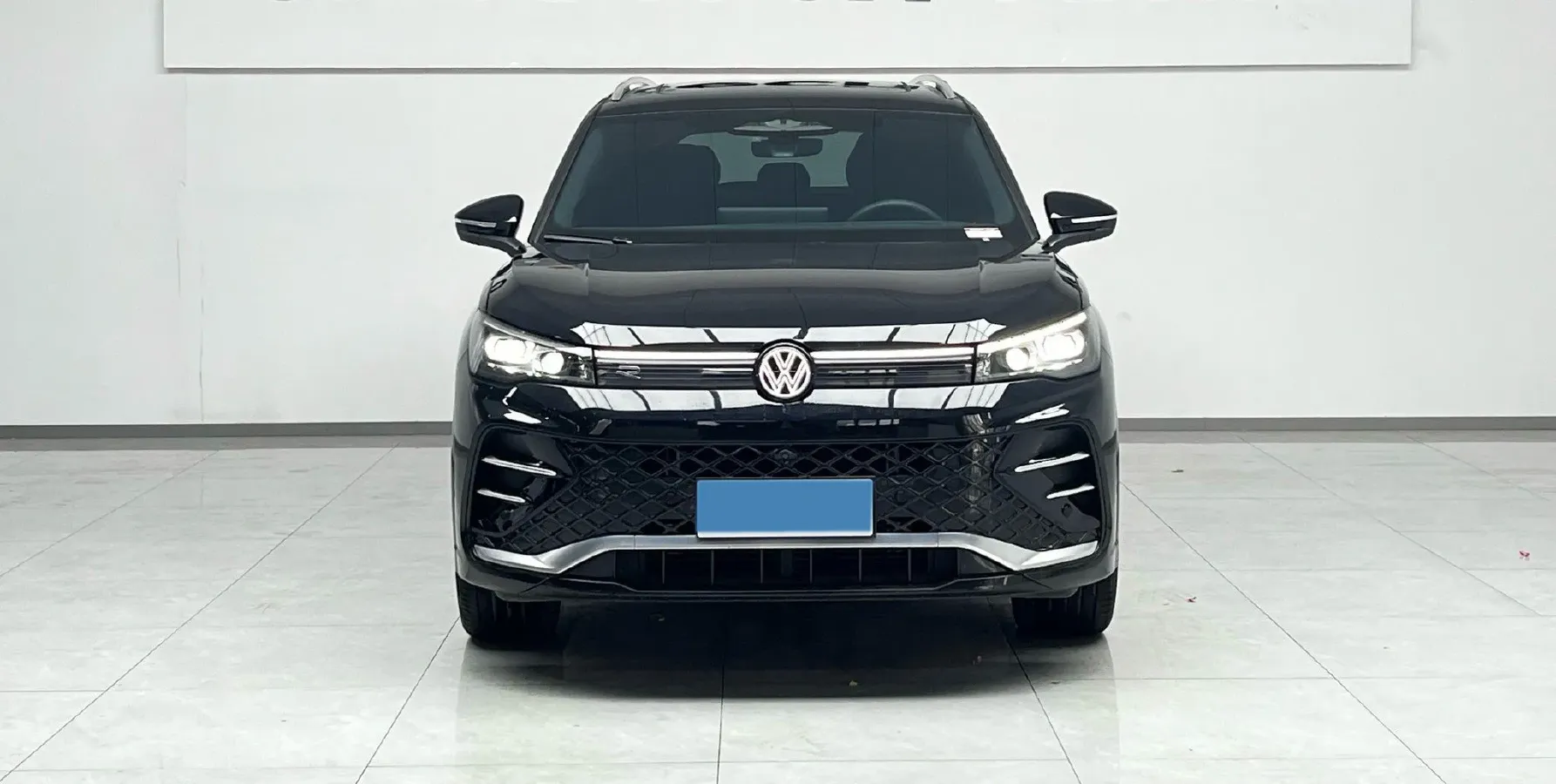 2024 Volkswagen Tiguan L 2.0T 186HP L4 7DCT,autocango,china used car exporter,china ev exporter,chinese used car exporter,chinese used ev exporter