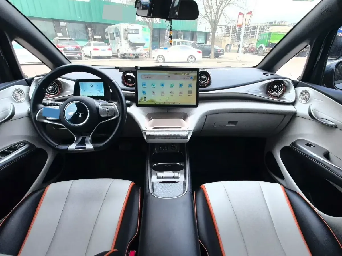 2021 Ford Escort 1.5L 122HP L3 6AT,autocango,china used car exporter,china ev exporter,chinese used car exporter,chinese used ev exporter