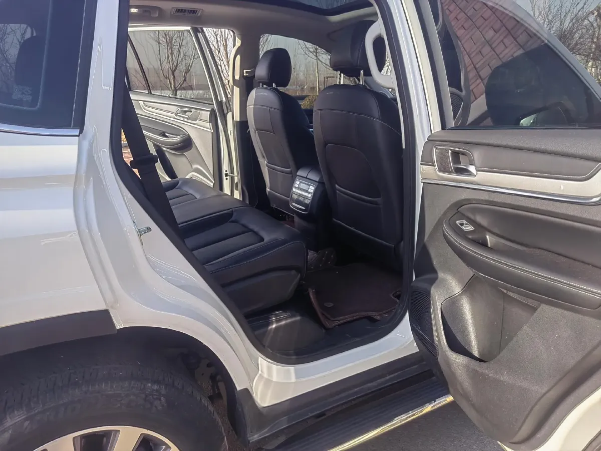 2019 Roewe RX8 2.0T 222HP L4 6AT,autocango,china used car exporter,china ev exporter,chinese used car exporter,chinese used ev exporter