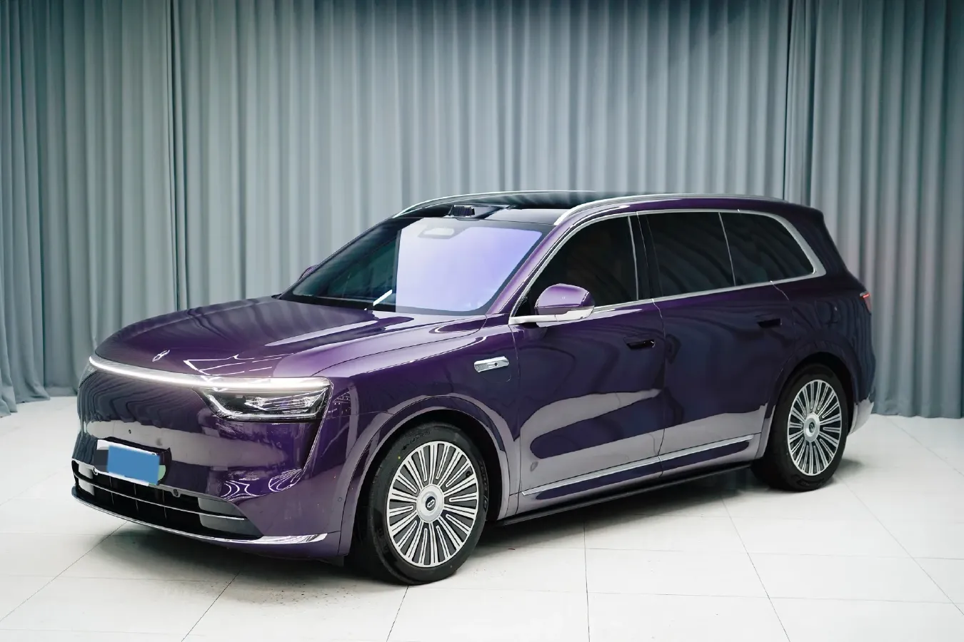 2025 AITO AITO M8 REEV 160HP REEV 53.4KWH,autocango,china used car exporter,china ev exporter,chinese used car exporter,chinese used ev exporter