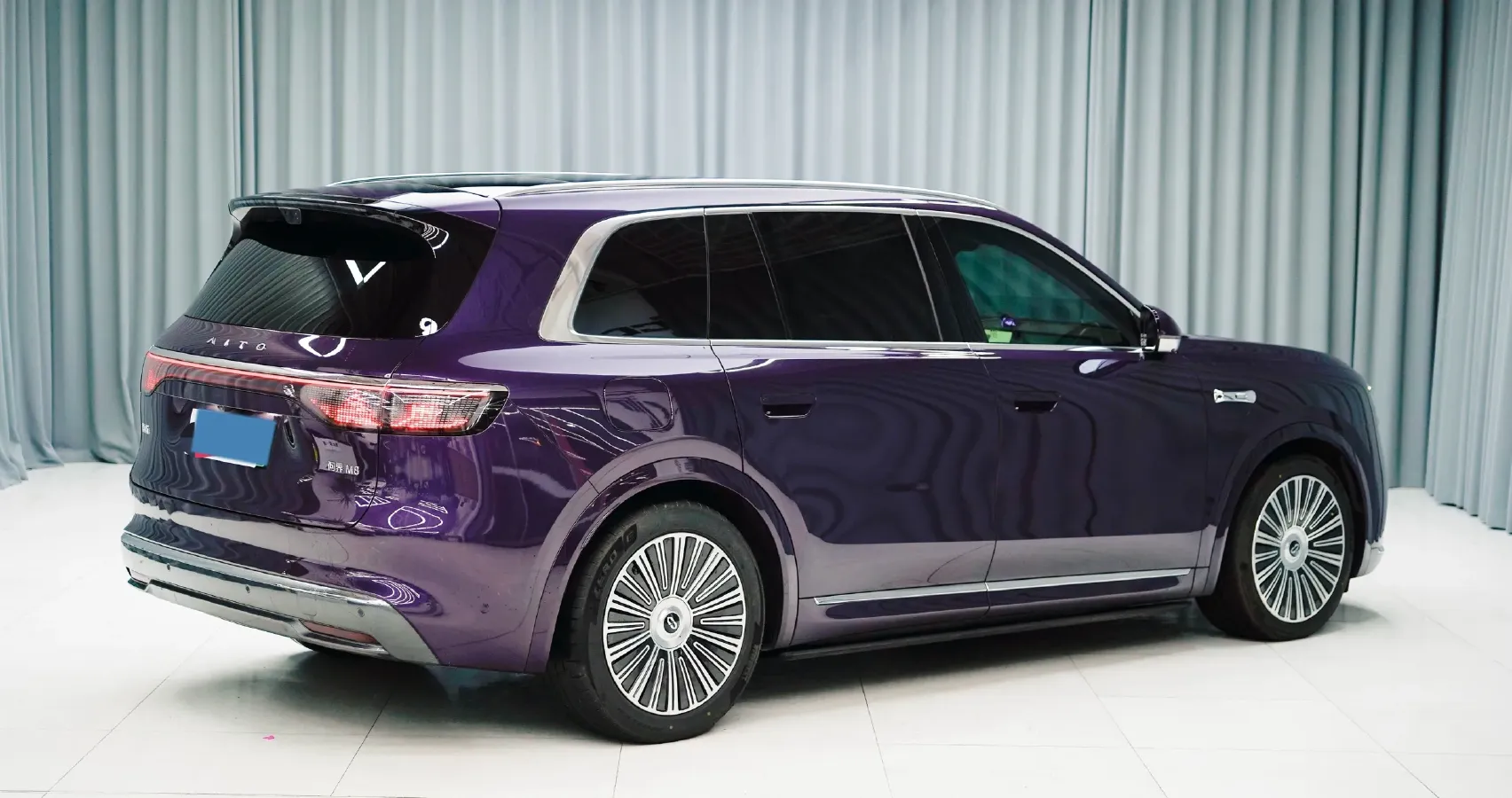 2025 AITO AITO M8 REEV 160HP REEV 53.4KWH,autocango,china used car exporter,china ev exporter,chinese used car exporter,chinese used ev exporter