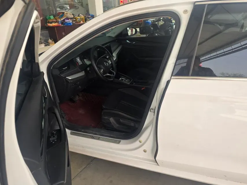 2021 Skoda Octavia 1.4T 150HP L4 7DCT,autocango,china used car exporter,china ev exporter,chinese used car exporter,chinese used ev exporter