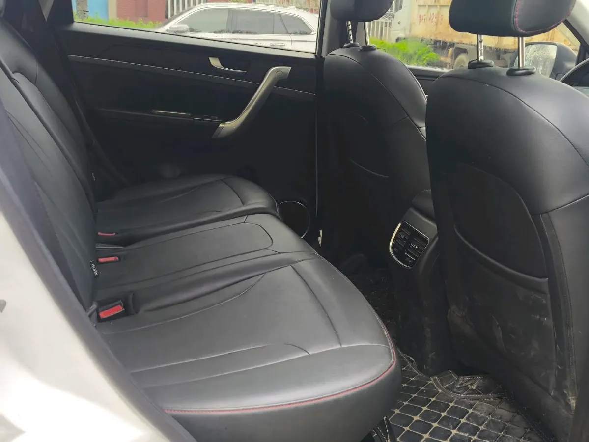 2019 Haval M6 1.5T 150HP L4 7DCT,autocango,china used car exporter,china ev exporter,chinese used car exporter,chinese used ev exporter