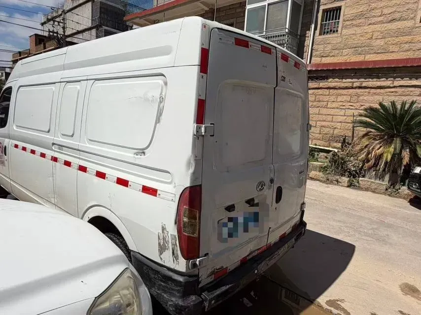 2020 MAXUS XinTu V80 2.5T 136HP L4 6MT,autocango,china used car exporter,china ev exporter,chinese used car exporter,chinese used ev exporter