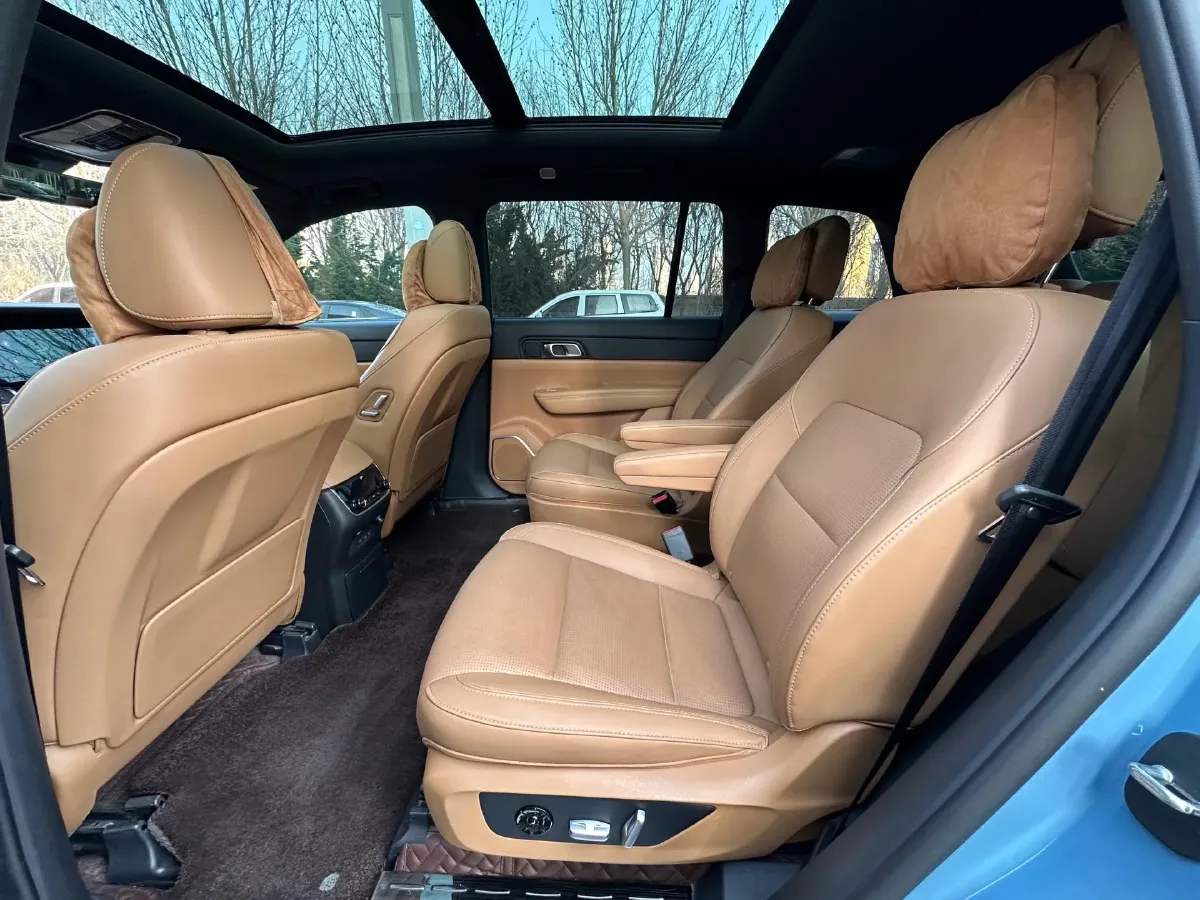 2021 Li ONE Range Extended 131HP REEV 40.5KWH,autocango,china used car exporter,china ev exporter,chinese used car exporter,chinese used ev exporter