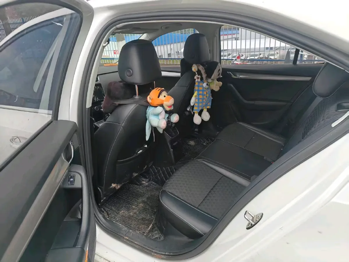 2020 Skoda Octavia 1.2T 116HP L4 7DCT,autocango,china used car exporter,china ev exporter,chinese used car exporter,chinese used ev exporter