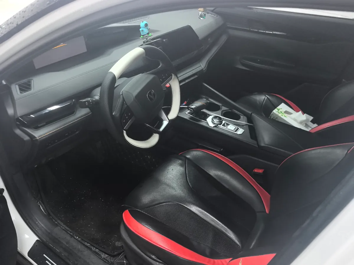 2024 ChangAn UNI-V 1.5T 188HP L4 7DCT,autocango,china used car exporter,china ev exporter,chinese used car exporter,chinese used ev exporter