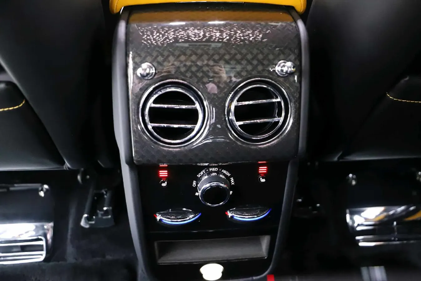 2020 Rolls-Royce Cullinan 6.7T 600HP V12 8AT,autocango,china used car exporter,china ev exporter,chinese used car exporter,chinese used ev exporter