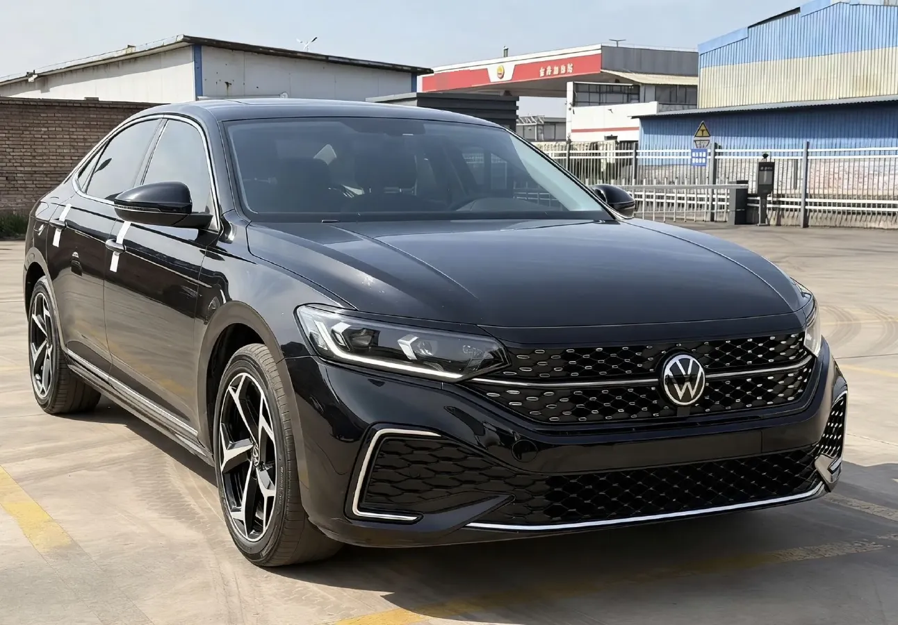 2024 Volkswagen Passat 2.0T 186HP L4 7DCT,autocango,china used car exporter,china ev exporter,chinese used car exporter,chinese used ev exporter
