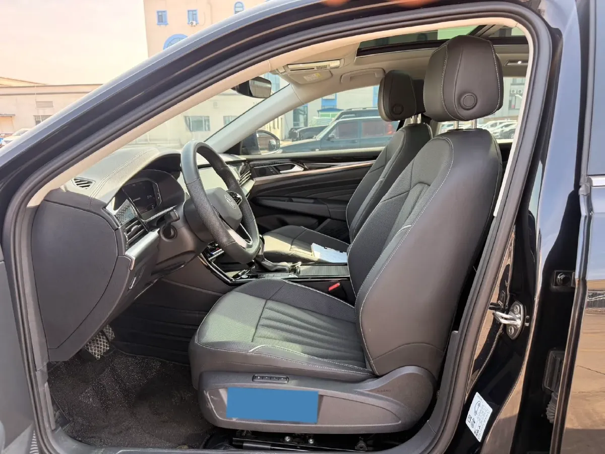 2024 Volkswagen Passat 2.0T 186HP L4 7DCT,autocango,china used car exporter,china ev exporter,chinese used car exporter,chinese used ev exporter