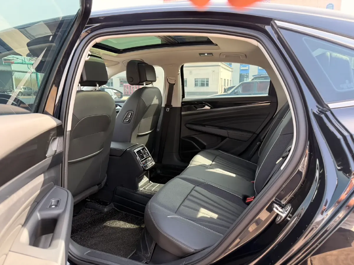 2024 Volkswagen Passat 2.0T 186HP L4 7DCT,autocango,china used car exporter,china ev exporter,chinese used car exporter,chinese used ev exporter