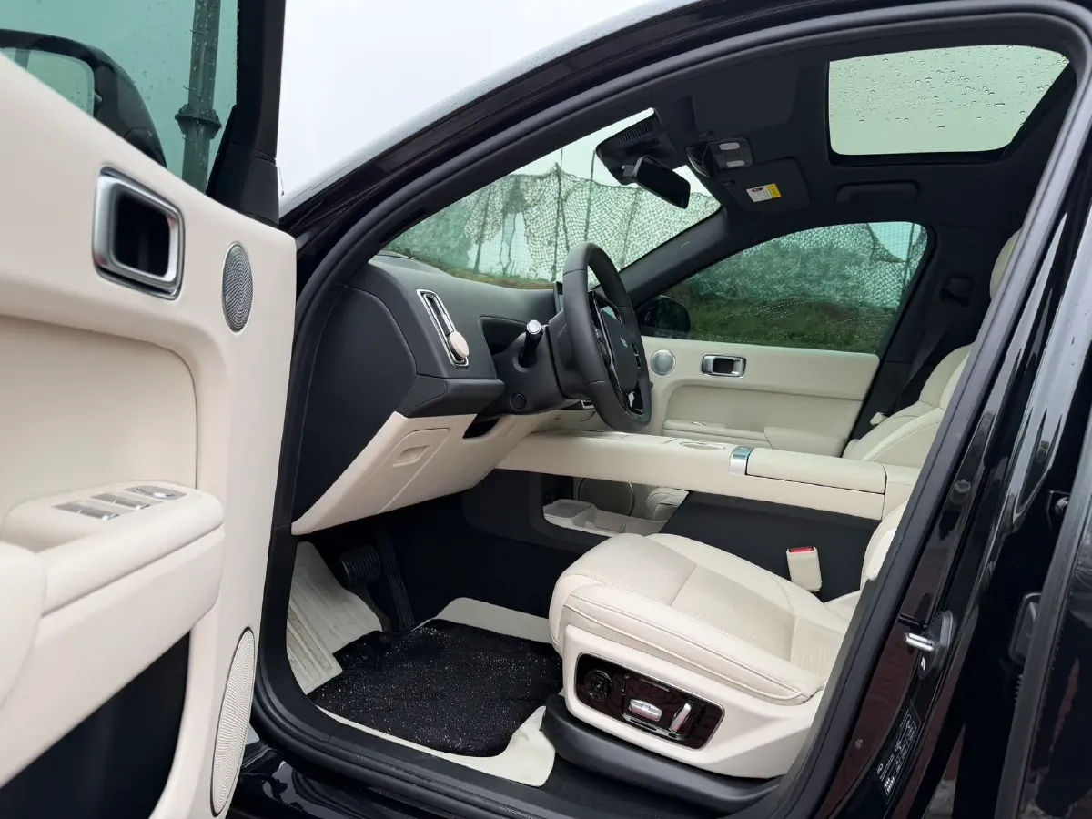 2025 Li L7 Range Extended 154HP REEV,autocango,china used car exporter,china ev exporter,chinese used car exporter,chinese used ev exporter