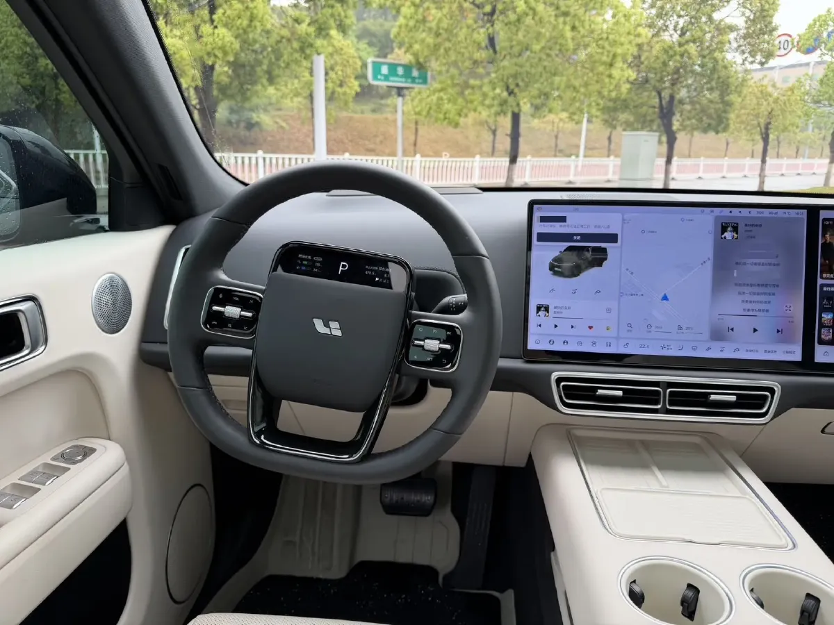 2025 Li L7 Range Extended 154HP REEV,autocango,china used car exporter,china ev exporter,chinese used car exporter,chinese used ev exporter