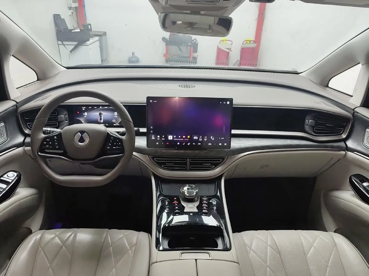 2022 HongQi HS7 3.0T 337HP V6 8AT,autocango,china used car exporter,china ev exporter,chinese used car exporter,chinese used ev exporter