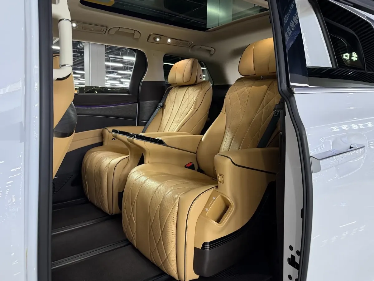 2024 Denza D9 1.5T 139HP L4 E-CVT PHEV 40KWH,autocango,china used car exporter,china ev exporter,chinese used car exporter,chinese used ev exporter