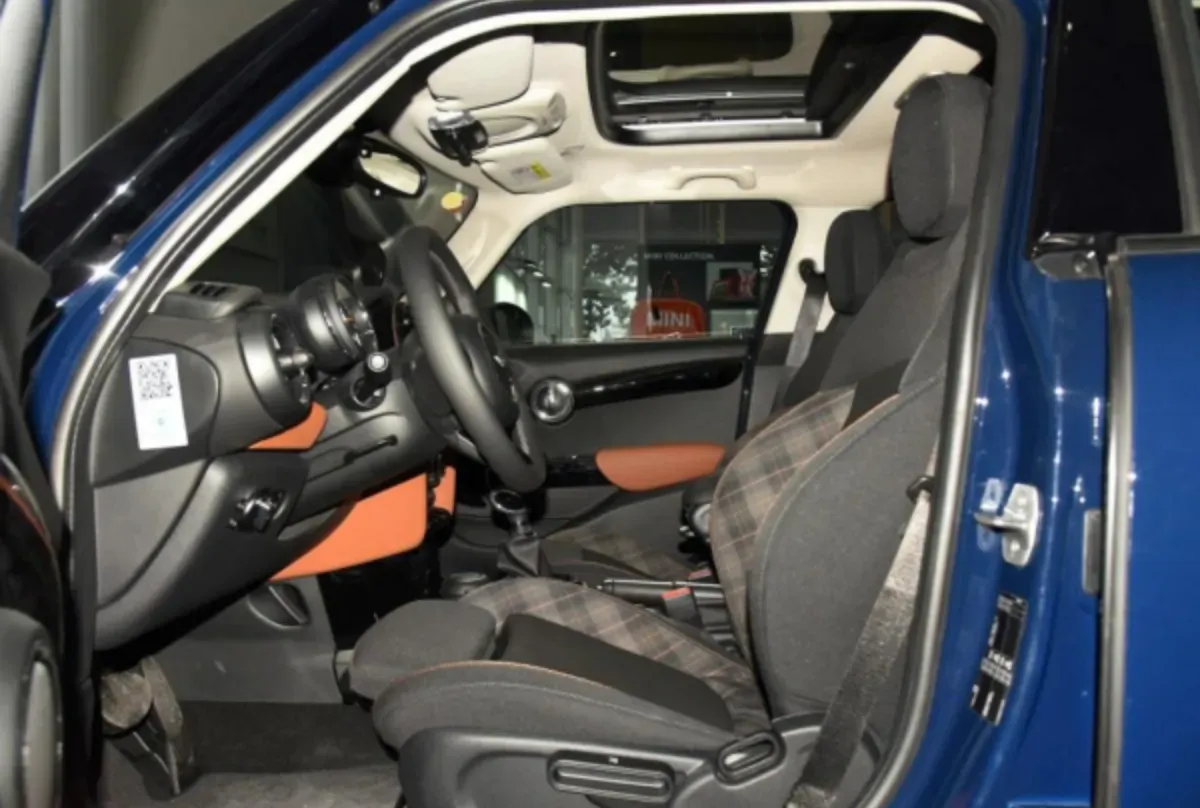 2018 MINI MINI 1.5T 136HP L3 6AT,autocango,china used car exporter,china ev exporter,chinese used car exporter,chinese used ev exporter