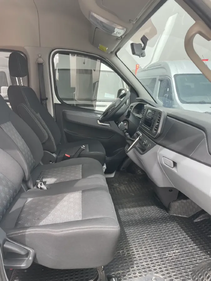 2025 MAXUS XinTu V80 2.0T 147HP L4 6MT,autocango,china used car exporter,china ev exporter,chinese used car exporter,chinese used ev exporter