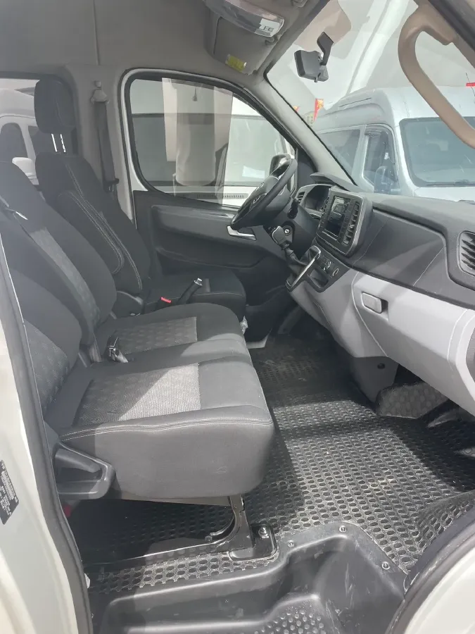 2025 MAXUS XinTu V80 2.0T 147HP L4 6MT,autocango,china used car exporter,china ev exporter,chinese used car exporter,chinese used ev exporter