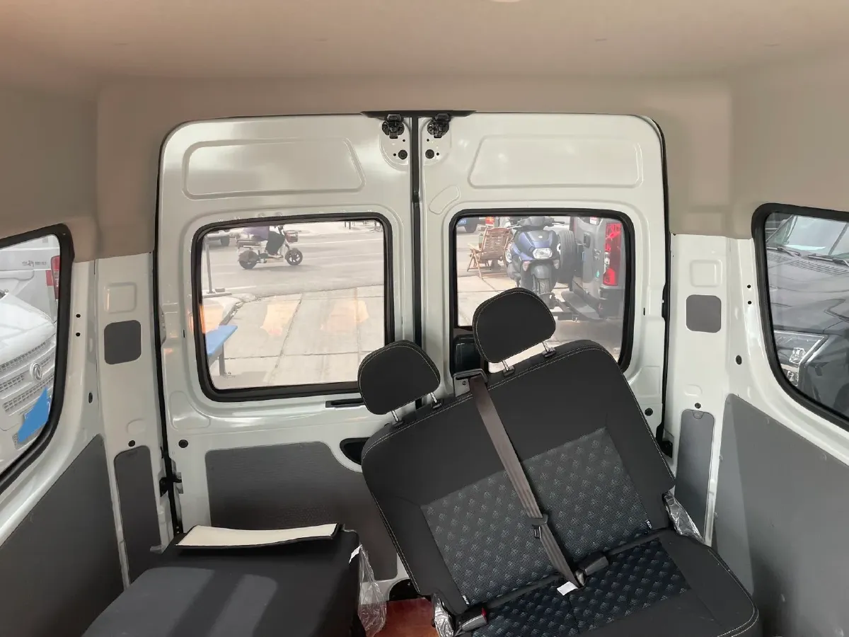 2025 MAXUS XinTu V80 2.0T 147HP L4 6MT,autocango,china used car exporter,china ev exporter,chinese used car exporter,chinese used ev exporter