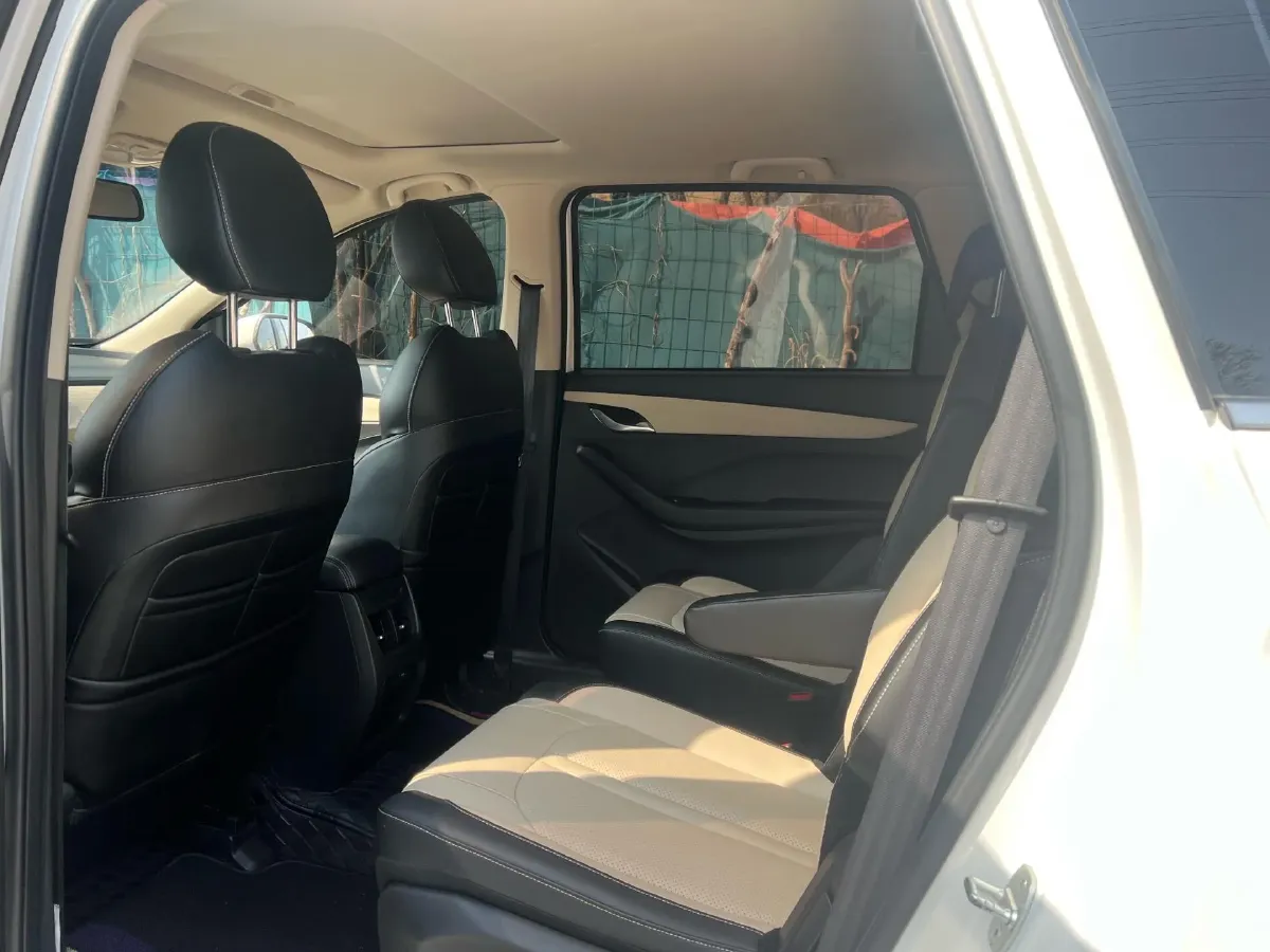 2018 BaoJun 530 1.5T 150HP L4 6MT,autocango,china used car exporter,china ev exporter,chinese used car exporter,chinese used ev exporter