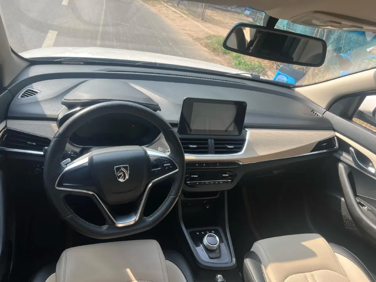 2018 BaoJun 530 1.5T 150HP L4 6MT,autocango,china used car exporter,china ev exporter,chinese used car exporter,chinese used ev exporter