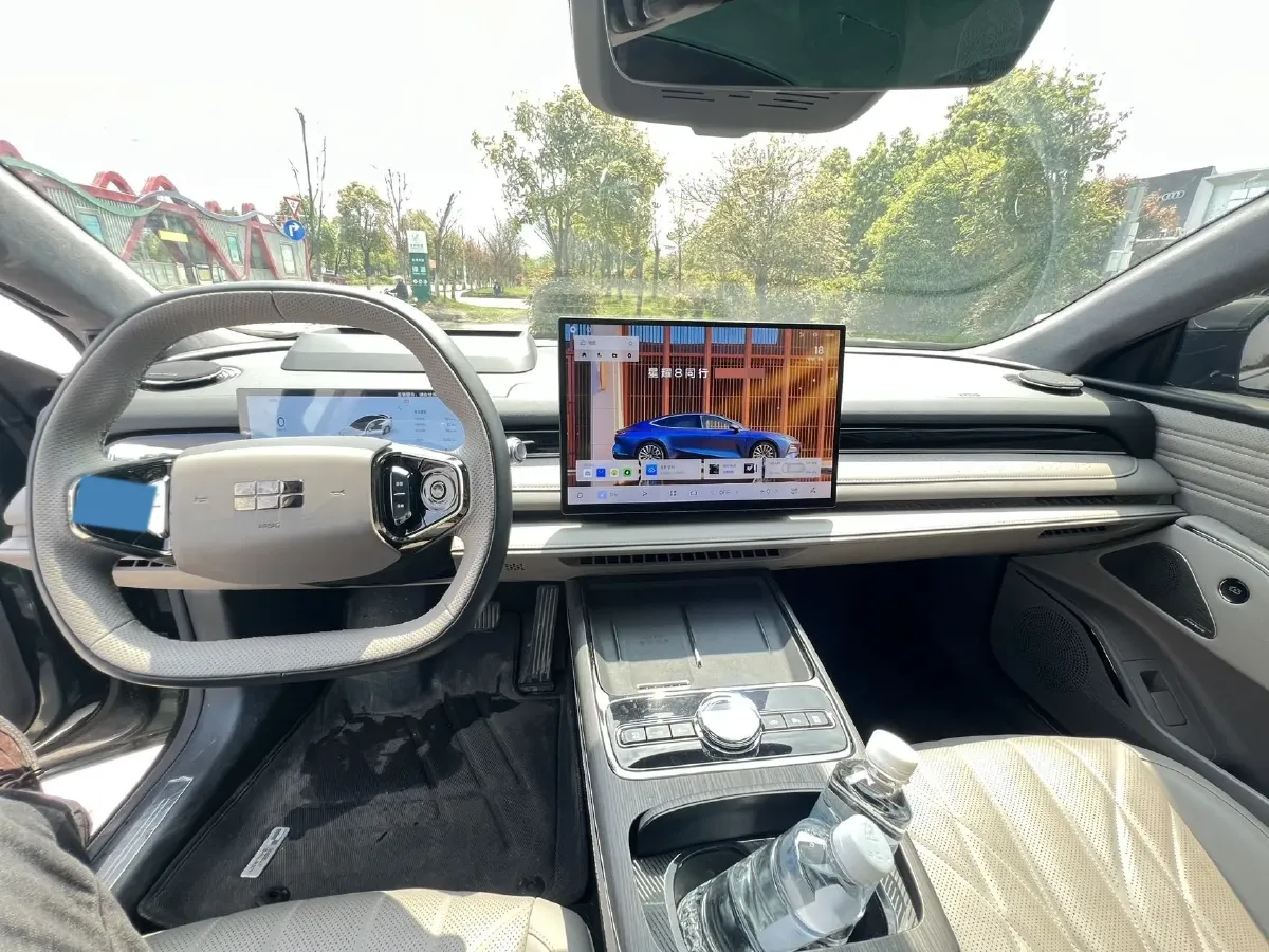 2025 Geely Galaxy Starshine 8 1.5T 163HP L4 3DHT PHEV 27.69KWH,autocango,china used car exporter,china ev exporter,chinese used car exporter,chinese used ev exporter